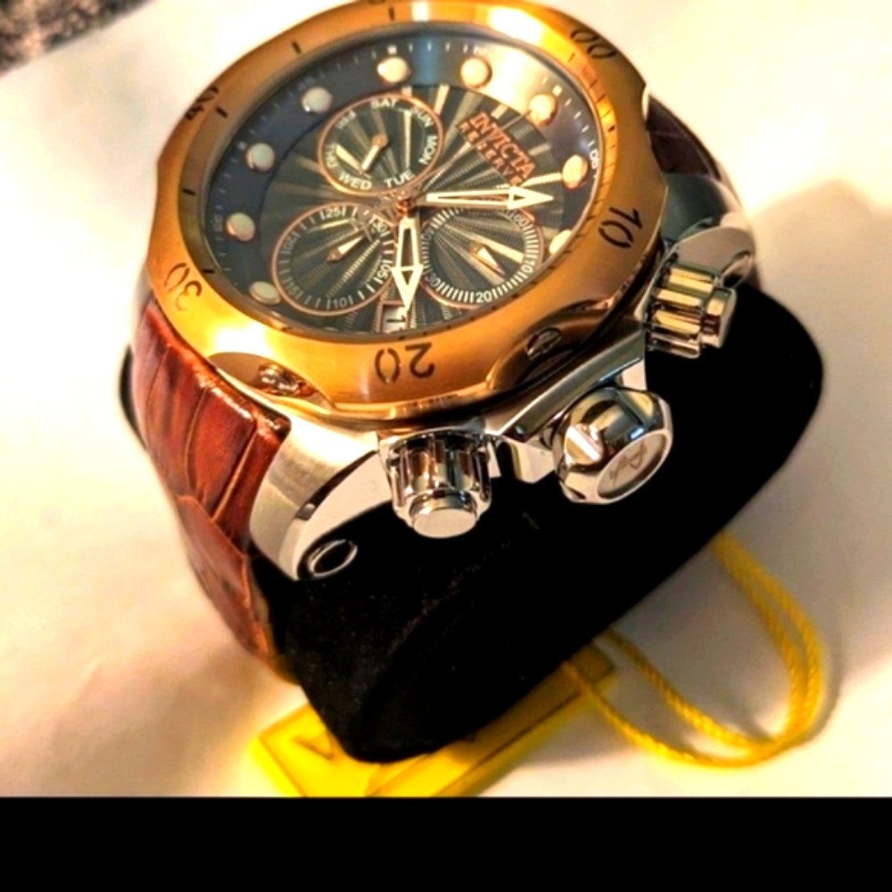 New Invicta Elegant Reserve Venom Chronograph Watch - Picture 2 of 9